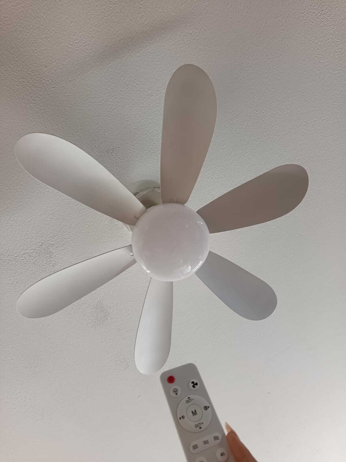 Ventilador de 6 Aspas con Foco Led + Control Remoto